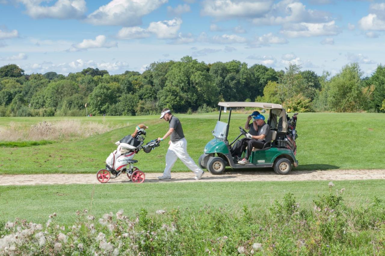 The Wiltshire Hotel, Golf And Leisure Resort سويندون المظهر الخارجي الصورة