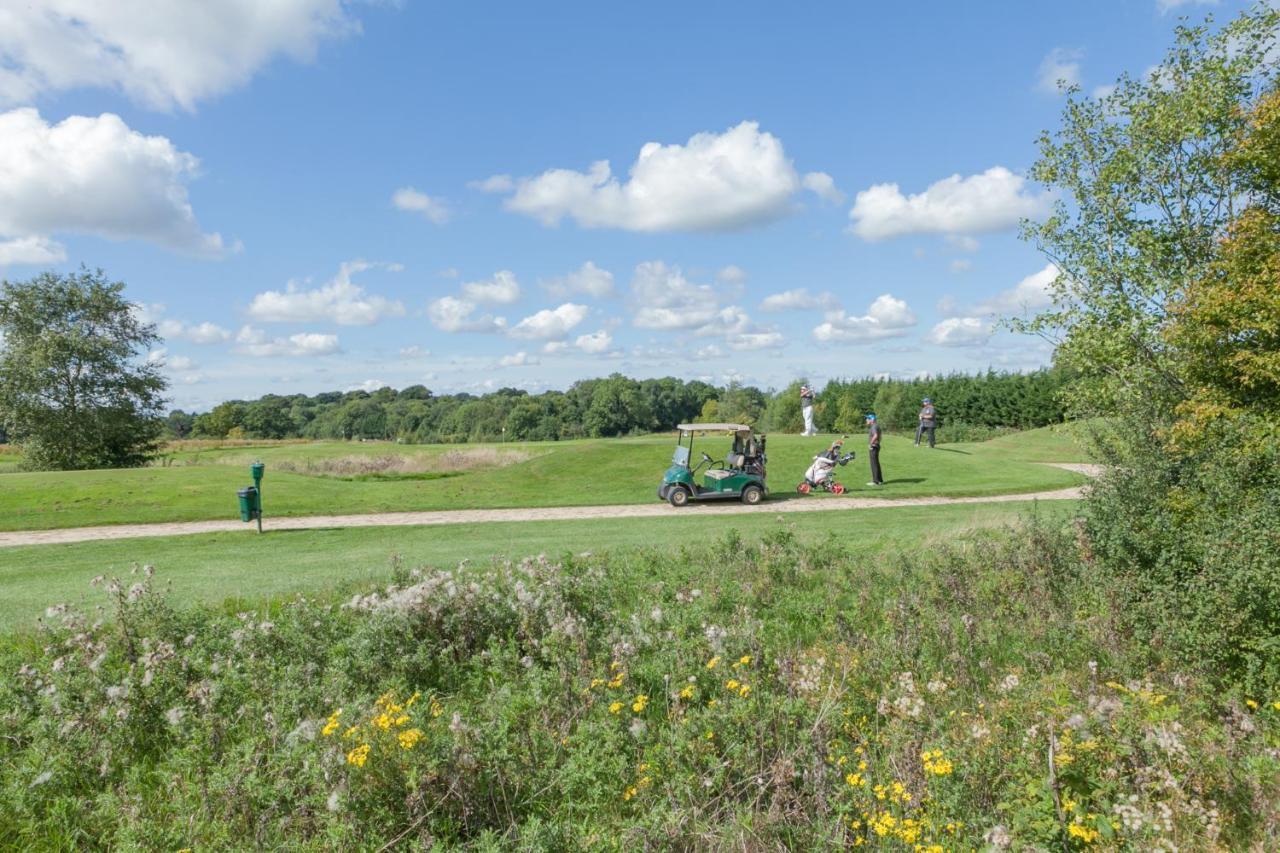 The Wiltshire Hotel, Golf And Leisure Resort سويندون المظهر الخارجي الصورة