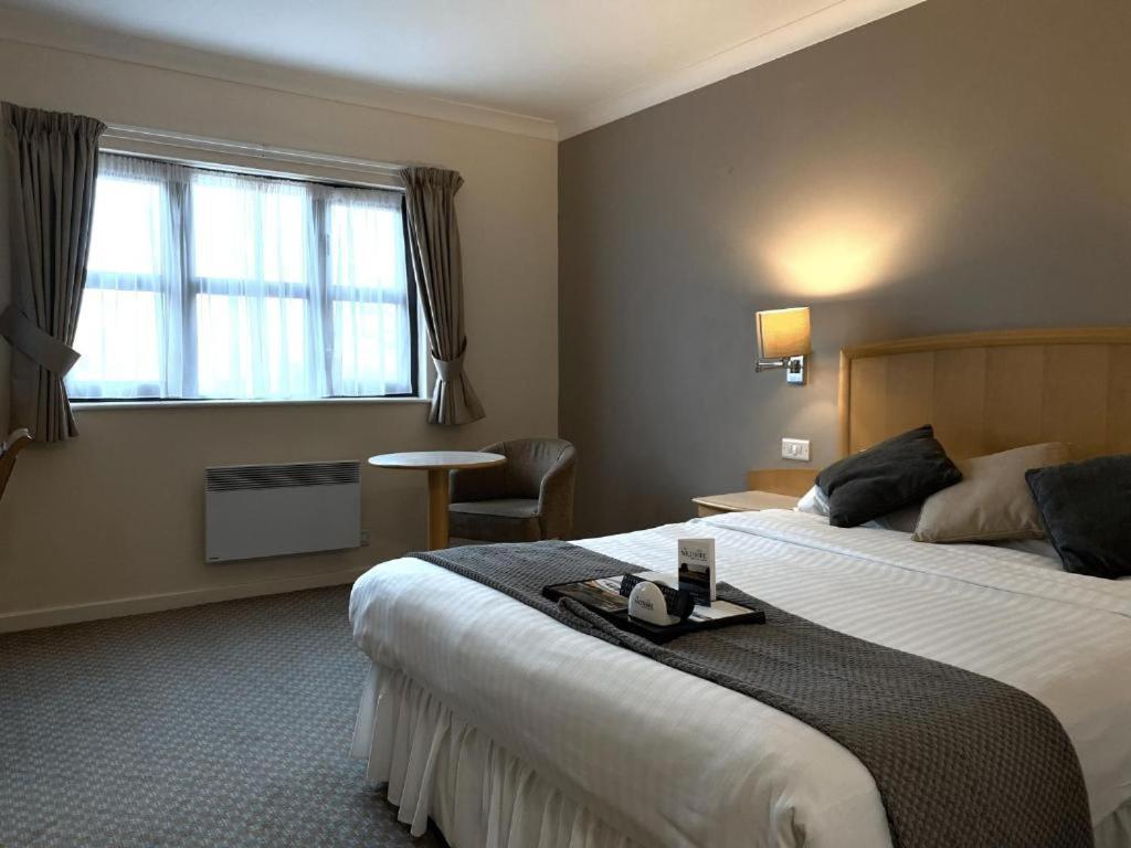 The Wiltshire Hotel, Golf And Leisure Resort سويندون المظهر الخارجي الصورة