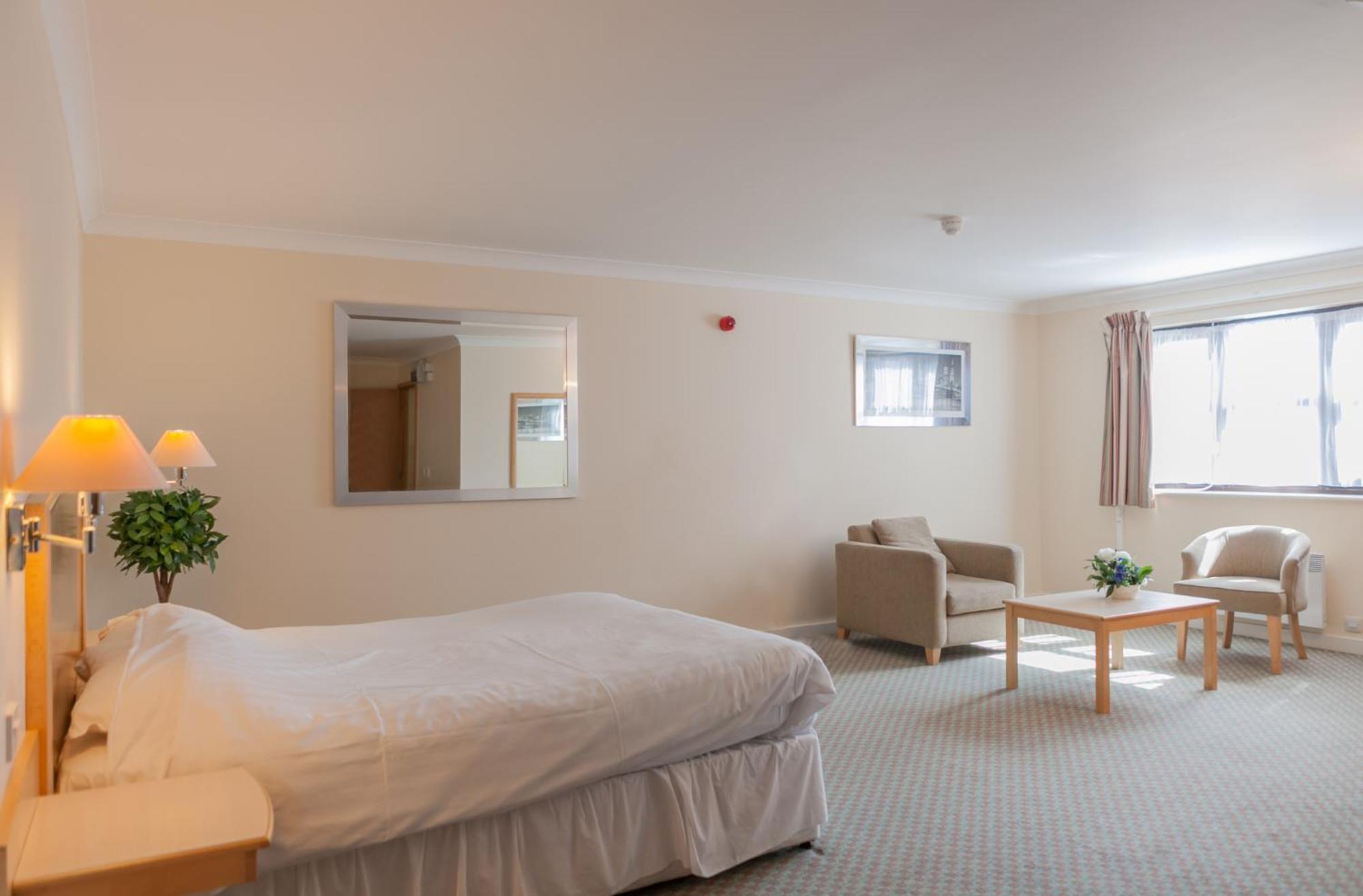The Wiltshire Hotel, Golf And Leisure Resort سويندون المظهر الخارجي الصورة