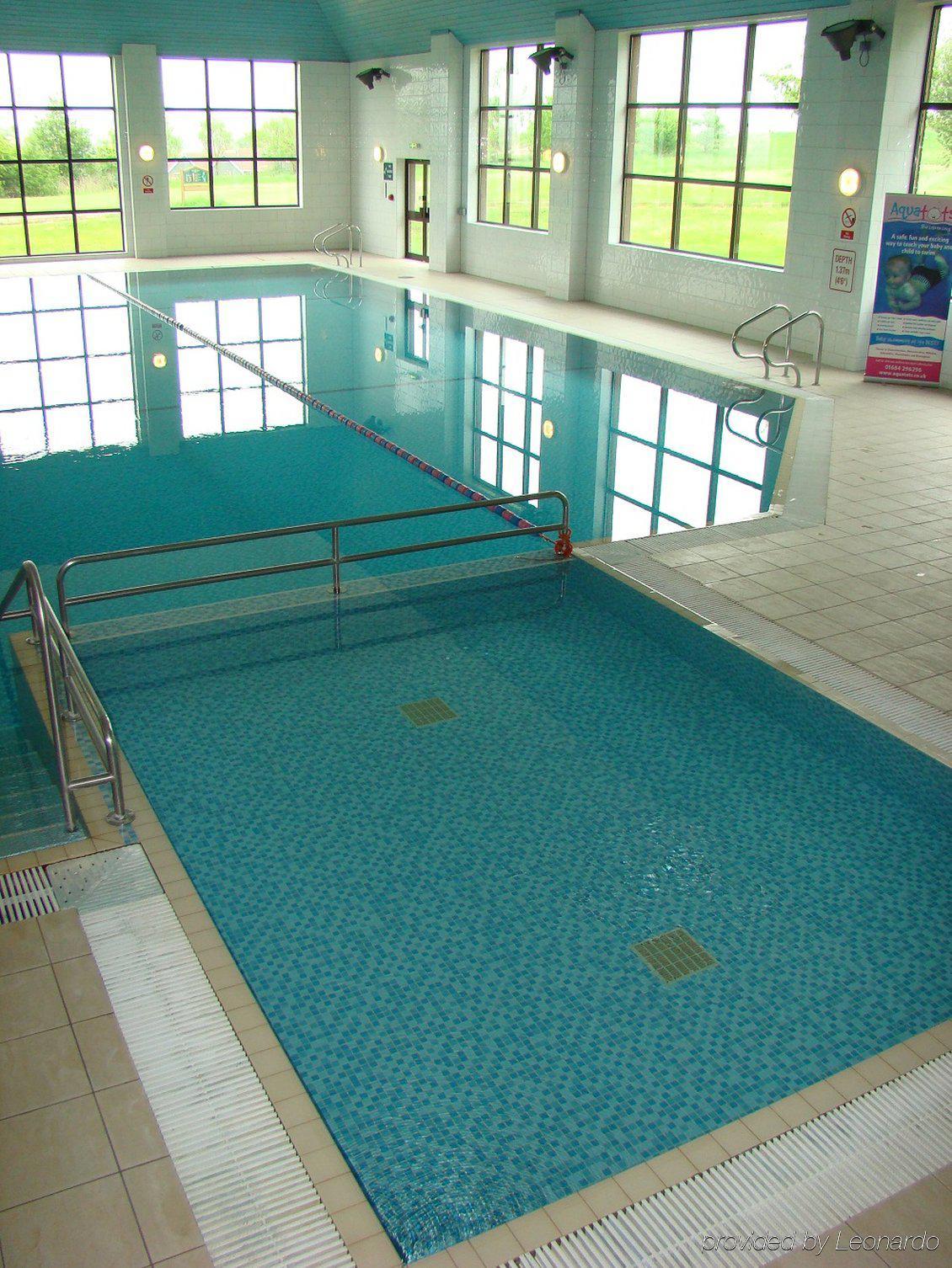 The Wiltshire Hotel, Golf And Leisure Resort سويندون المظهر الخارجي الصورة